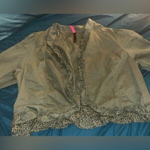 Size 4 Olive Green Lightweight Cotton and Spandex Long Sleeve Jacket